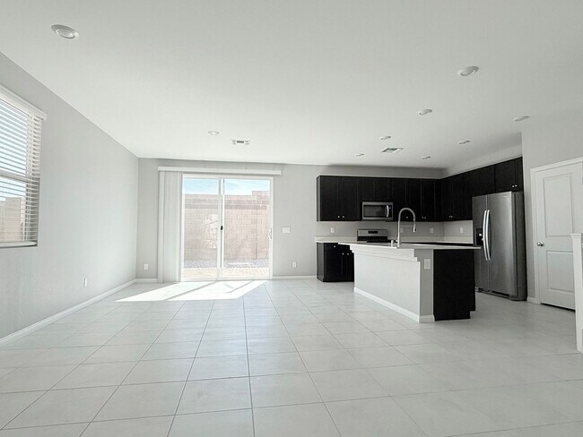 Foto del edificio - Beautiful two-story single-family house
