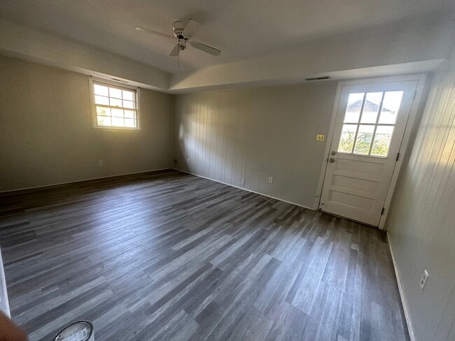 Building Photo - 720 Dandridge Dr