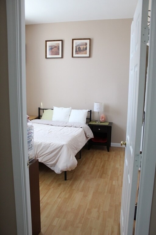 Building Photo - 21 Linden St