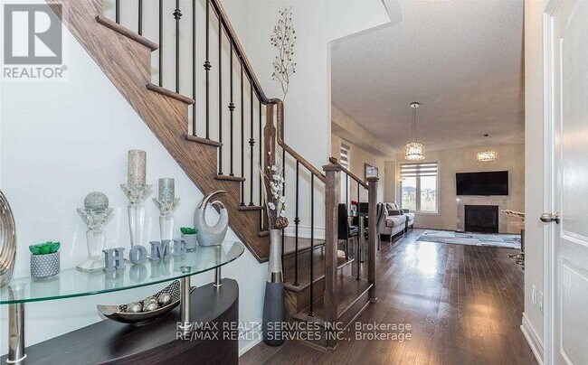 Photo du bâtiment - 16 Lady Evelyn Cres