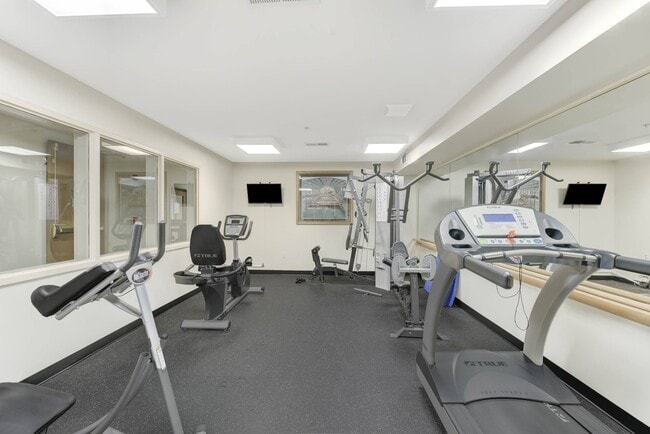 Building Photo - Cascades Village