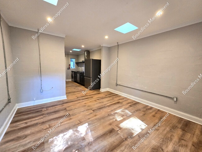 Building Photo - 712 Highland Ave NE