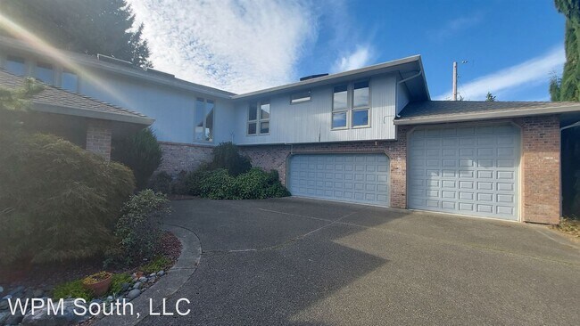 Foto del edificio - 4 br, 3 bath House - 24445 Marine View Dri...