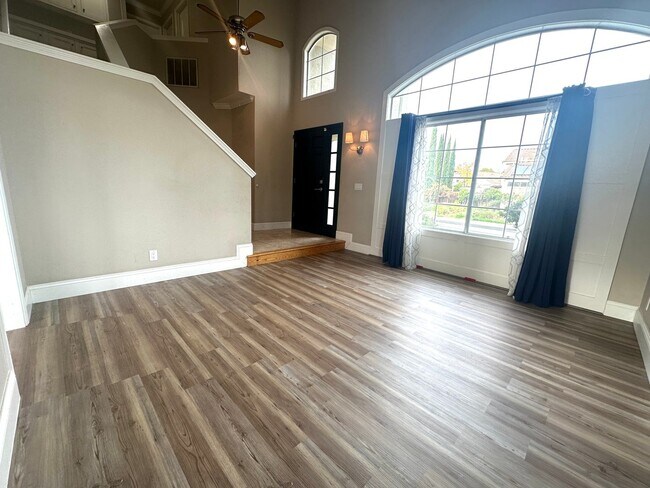 Foto del edificio - Gorgeous 3 Bed, 2.5 on Corner Lot