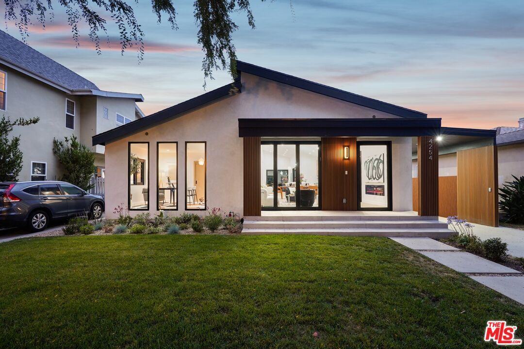 Foto principal - 4254 Motor Ave