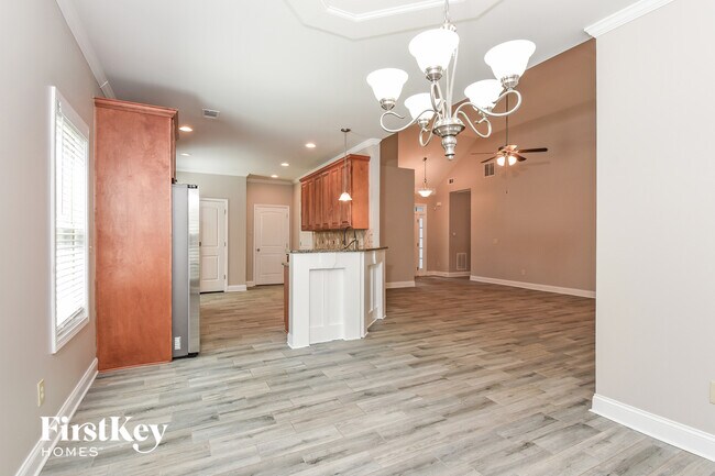 Foto del edificio - 12 Everest Dr