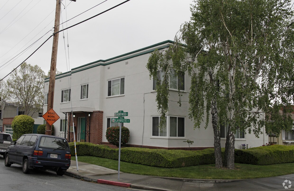Primary Photo - 157 Cherrywood Ave