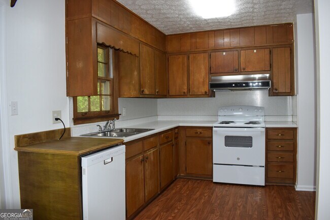 Building Photo - 605 Jefferson Ave