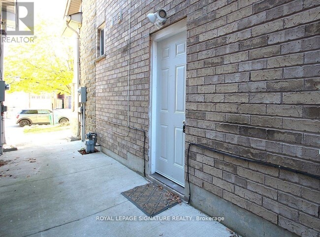 Building Photo - 70 Penbridge Cir