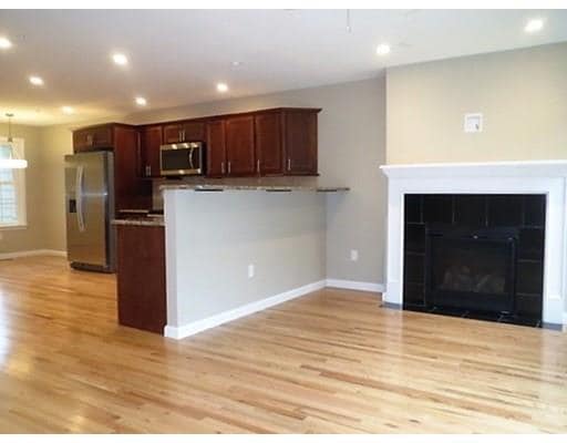 Building Photo - 4 Maple View Ln