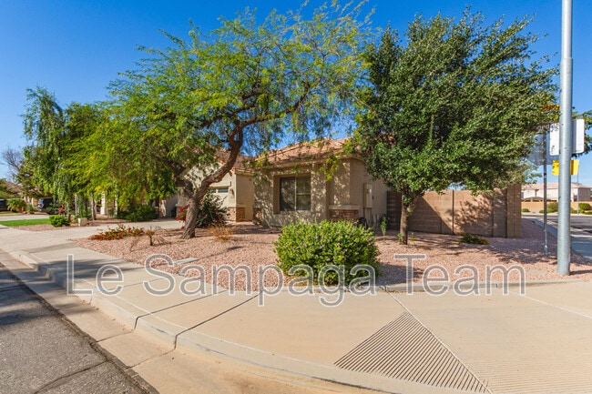 Foto del edificio - 4170 E Winged Foot Pl