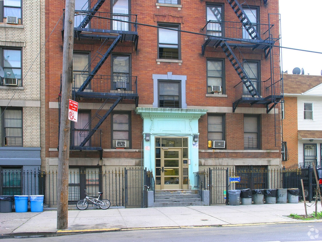 Building Photo - 1266 Morris Ave
