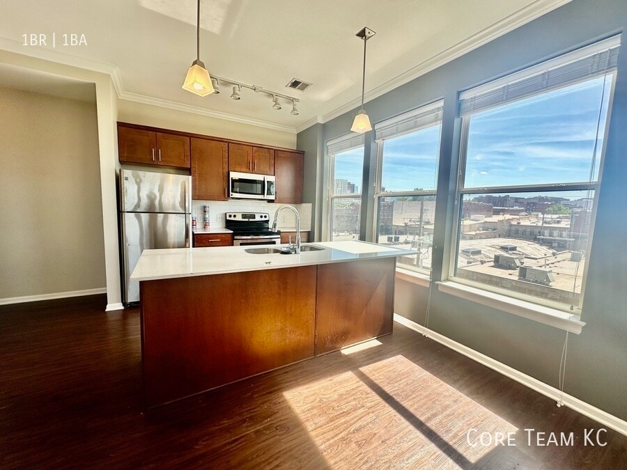 504 Grand Blvd Unit 300, Kansas City, MO 64106 Room for Rent in Kansas City, MO