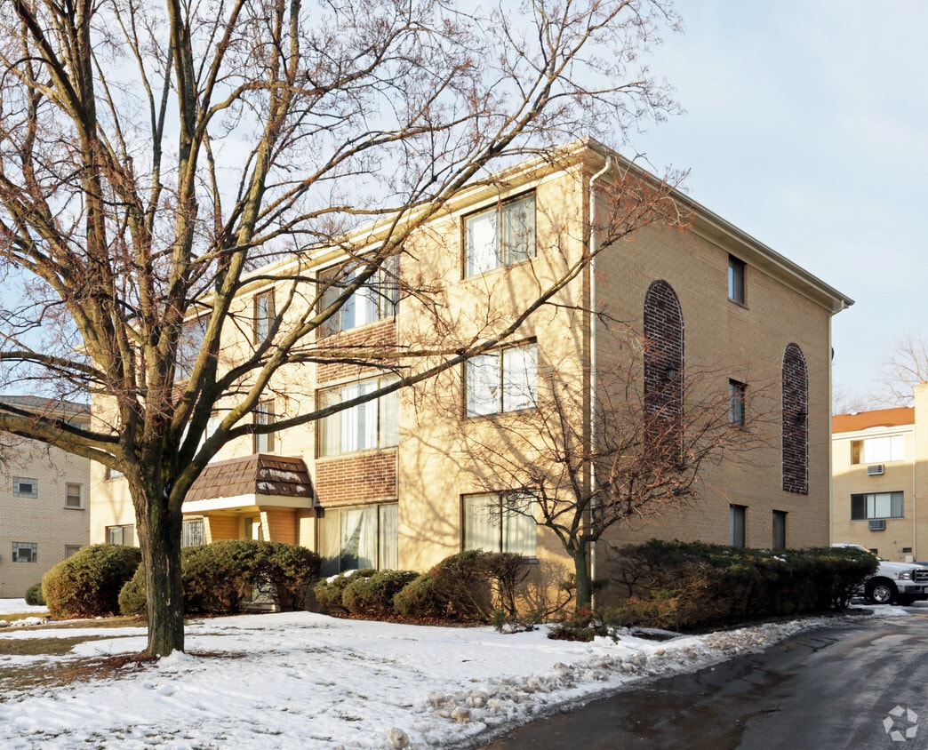 Building Photo - 1020 S York St