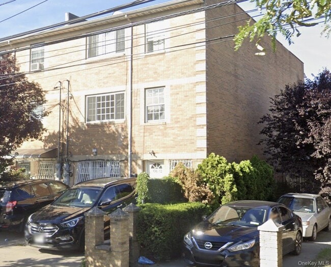 Building Photo - 106-12 156th St