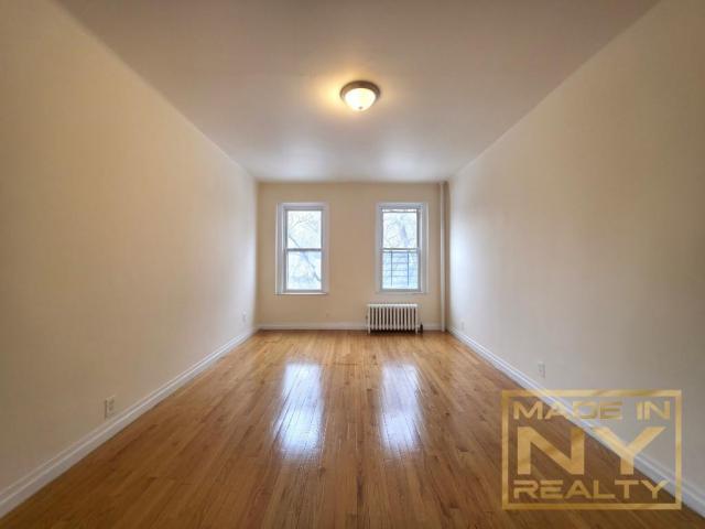 Foto del edificio - 1 bedroom in FLUSHING NY 11354