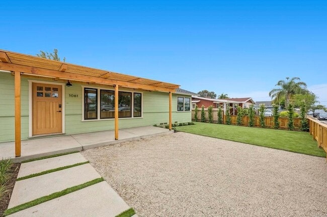 Building Photo - 1061 Buena Vista Way