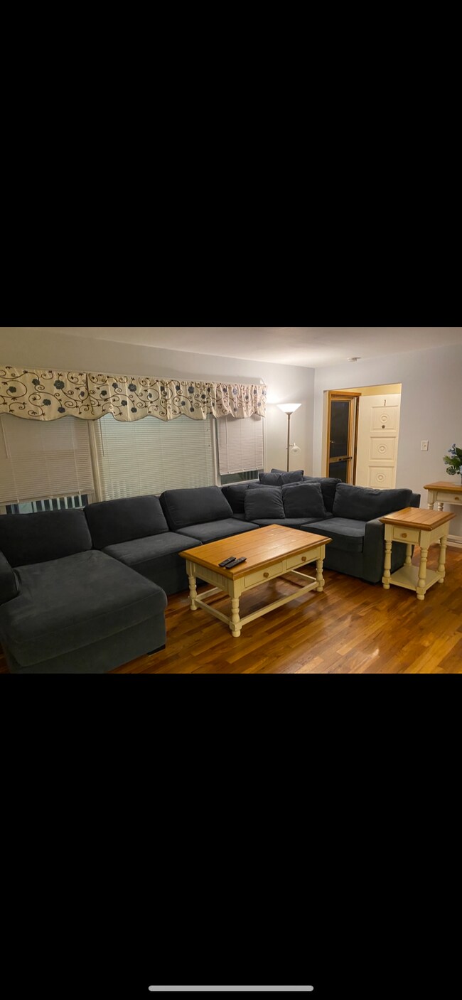 Foto del edificio - 213 Brinley Ave