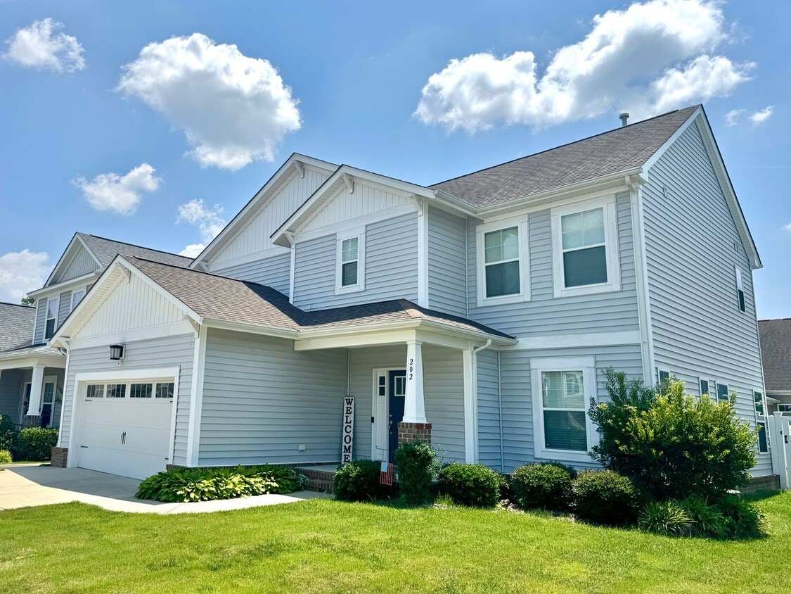 Primary Photo - Spacious Suffolk Home in Desirable Bennett...