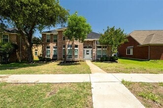Building Photo - 1521 Palisades Dr