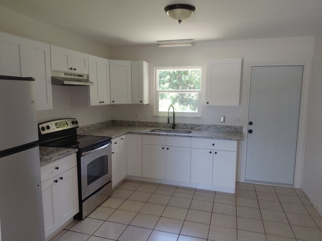 Building Photo - 811 King Orange Dr