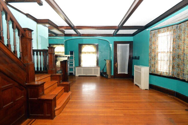 Foto del edificio - Stunning Architectural 4 Bedroom Gem Acros...