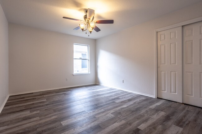 Building Photo - 6012 Speyside Dr