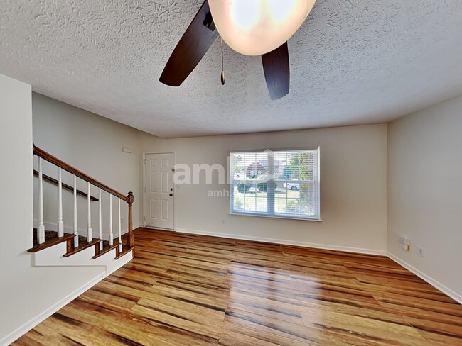 Building Photo - 2126 Burgess Ln