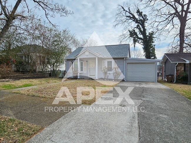 Foto del edificio - Craftsman Style 2 Bd 1 Ba Single Family Home w/Bonus rm & Garage in North Knox!