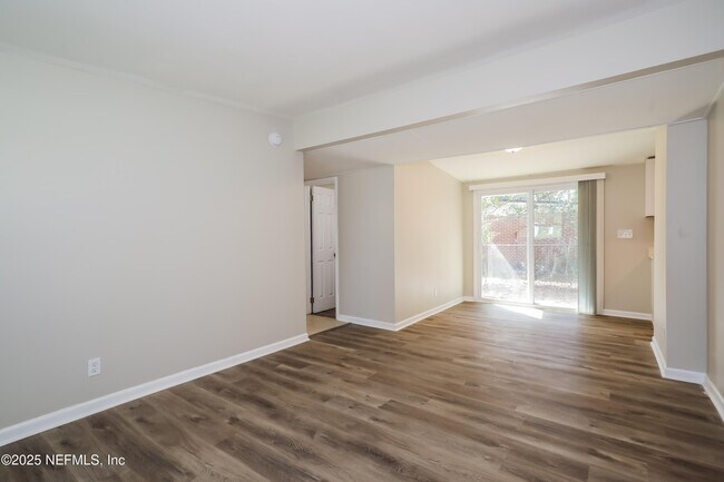 Foto del edificio - 9246 Spottswood Rd