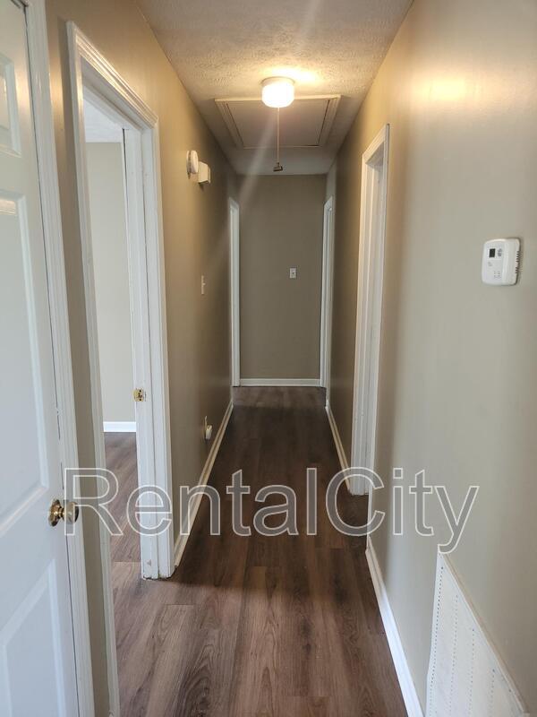Foto del edificio - 829 Friendship Rd