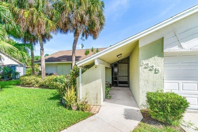 Foto del edificio - 5335 Havasu Ct