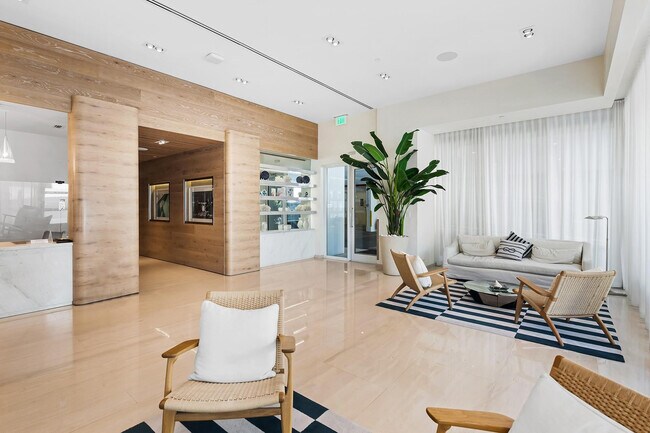 Foto del edificio - 401 N Birch Rd