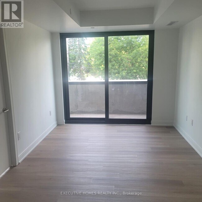 Photo du bâtiment - 220-3009 NOVAR Rd