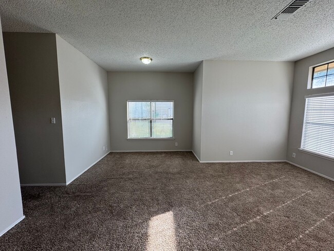 Building Photo - SPACIOUS 2-STORY HOME W/FIREPLACE IN MASTE...