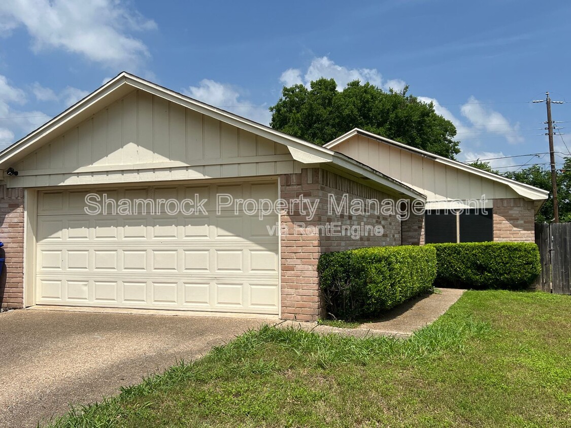 Foto principal - 1102 Chapel View Dr