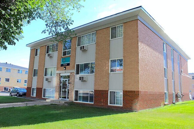 Photo du bâtiment - Rae 4076 Apartments