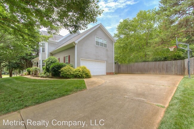 Building Photo - 4 br, 2.5 bath House - 15139 Yarmouth Rd