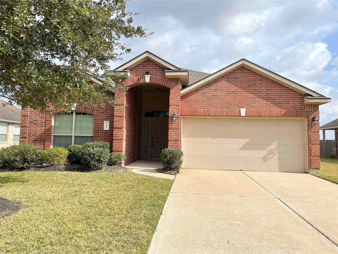Foto principal - 3205 Black Ln