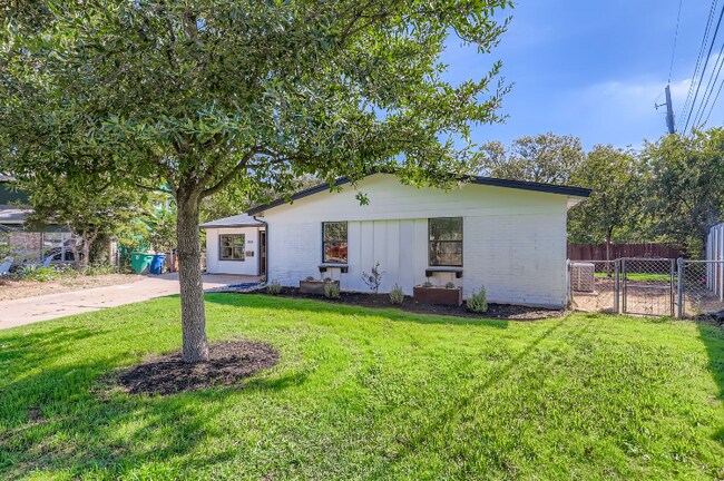 Foto del edificio - 2014 Hardy Cir