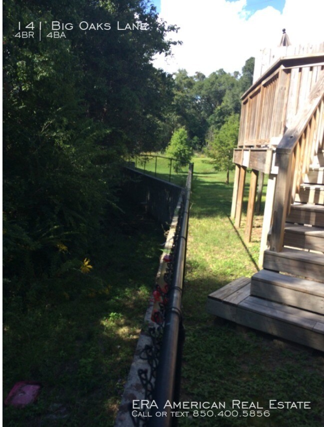 Building Photo - Close to Eglin and Turkey Creek!