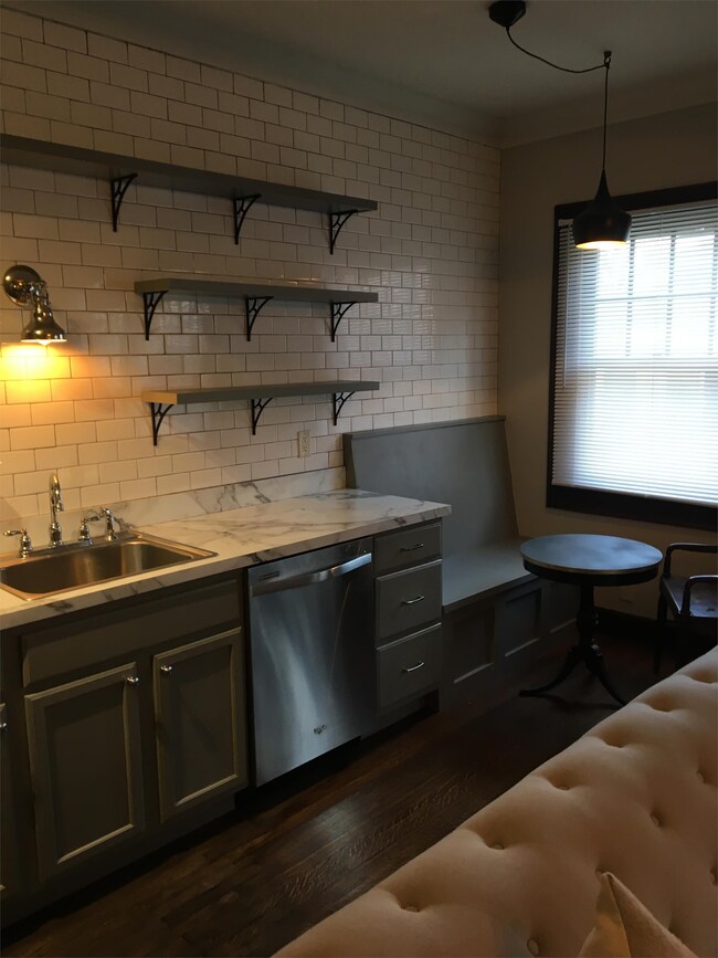 Foto del edificio - 2030 N Delaware St