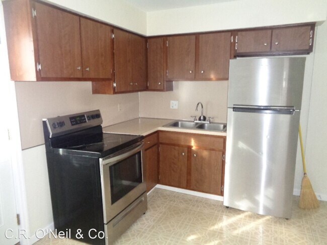 Building Photo - 2 br, 1 bath House - 5762 N. Pine Tree Str...