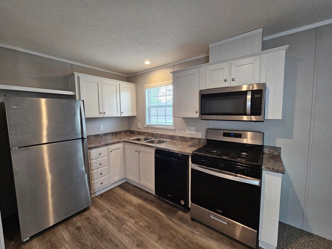 Foto principal - 3660 S Lapeer Rd