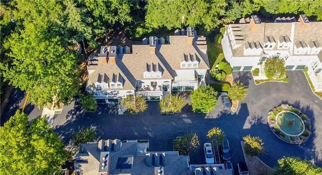 Aerial View - 450 Center St