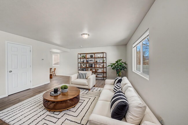 Foto del edificio - 4210 Rosalie St