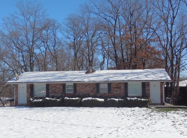 Building Photo - 1100 Arrowhead Dr