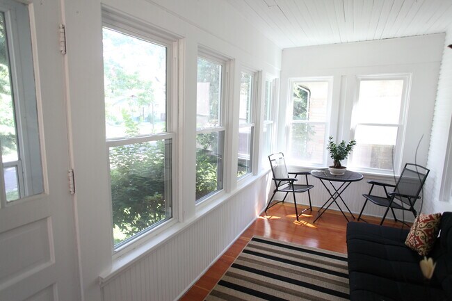 Foto del edificio - 1406 Adams St NE