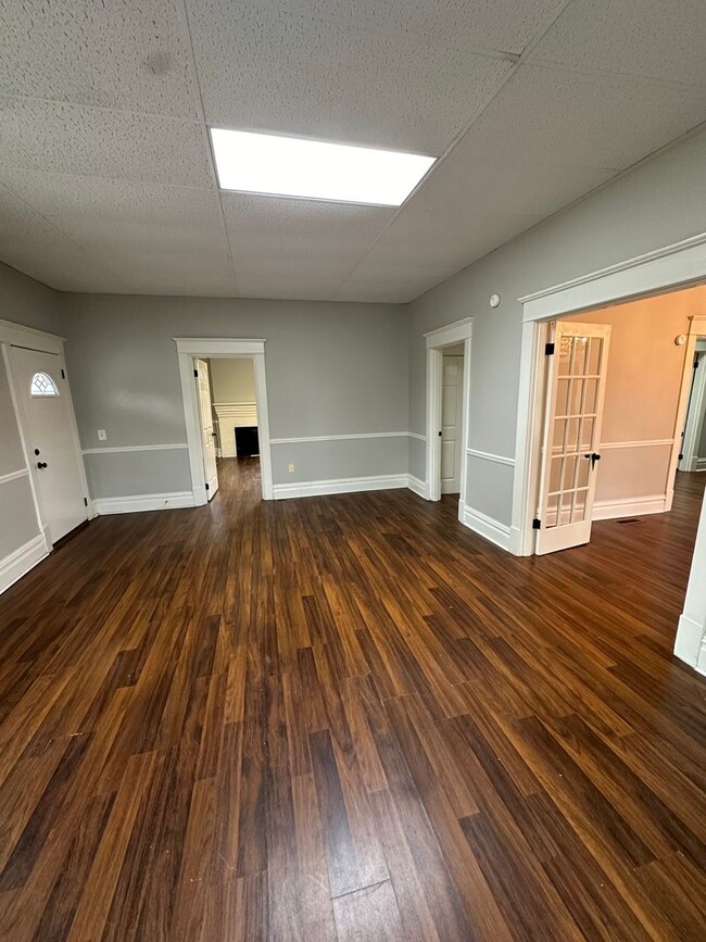 Building Photo - 3 Bedroom 2 Bath House in Central Shelbyville