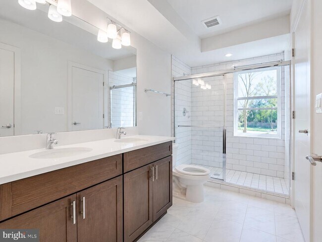 Foto del edificio - 5408 1st Pl NW